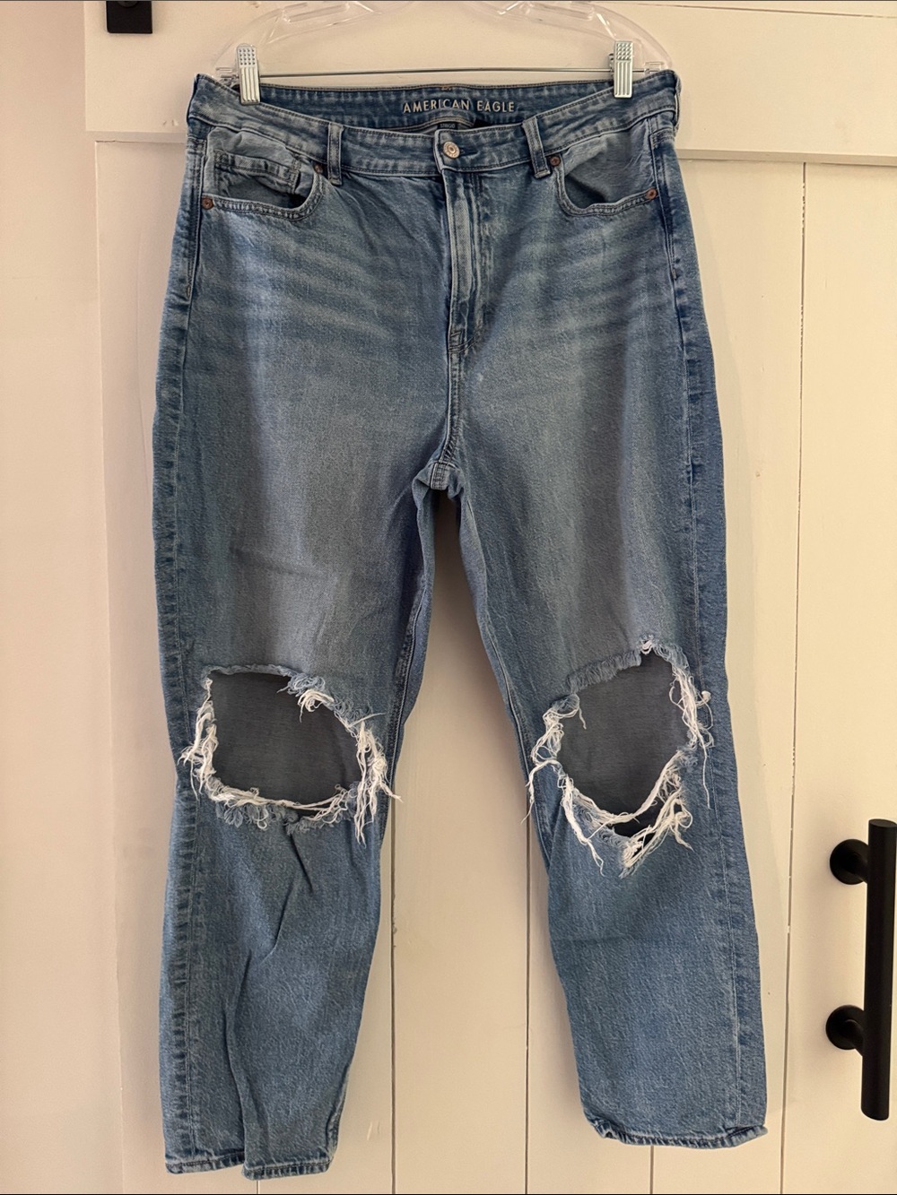 American Eagle Strigid Blue Denim Mom Jeans 16 distressed
